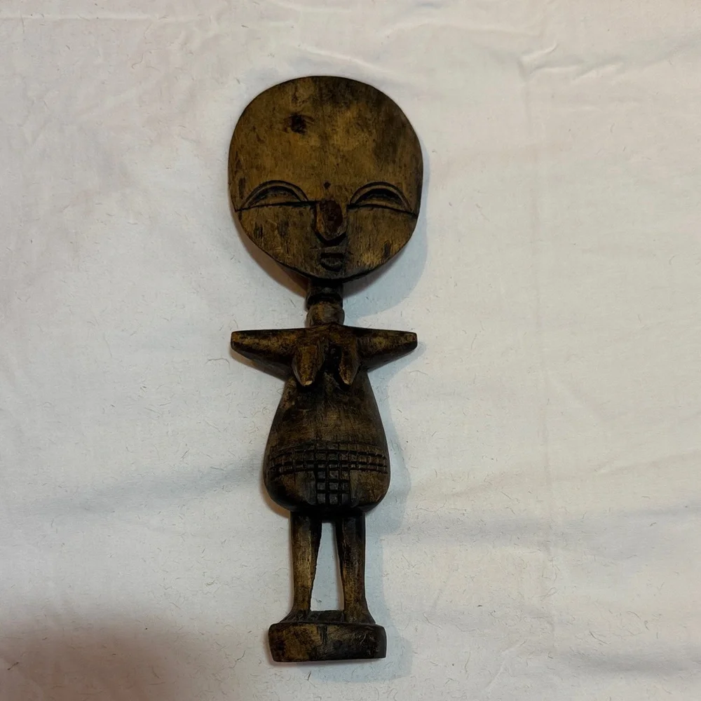 Rustic Brown Tribal wooden Art Sculpture from Ghana - Picture 2 of 8